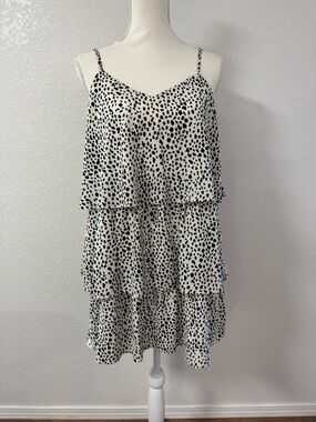 VINE & LOVE Black and White Spotted Dress